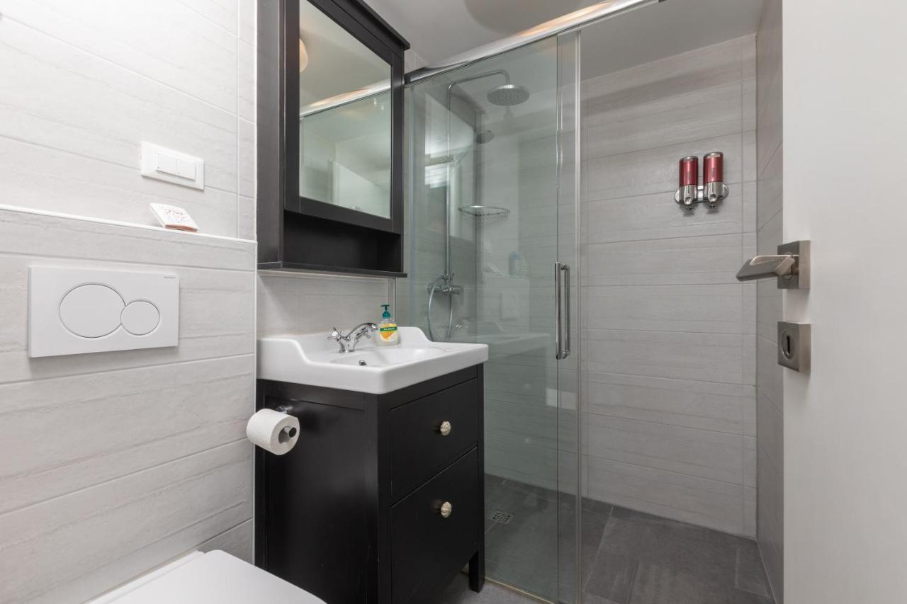 Apartment Coastal Villa Makarska Exteriör bild