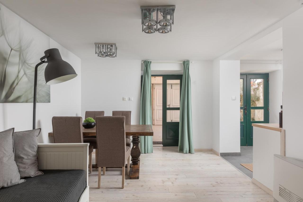 Apartment Coastal Villa Makarska Exteriör bild