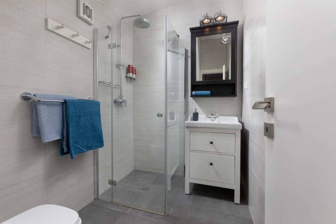 Apartment Coastal Villa Makarska Exteriör bild