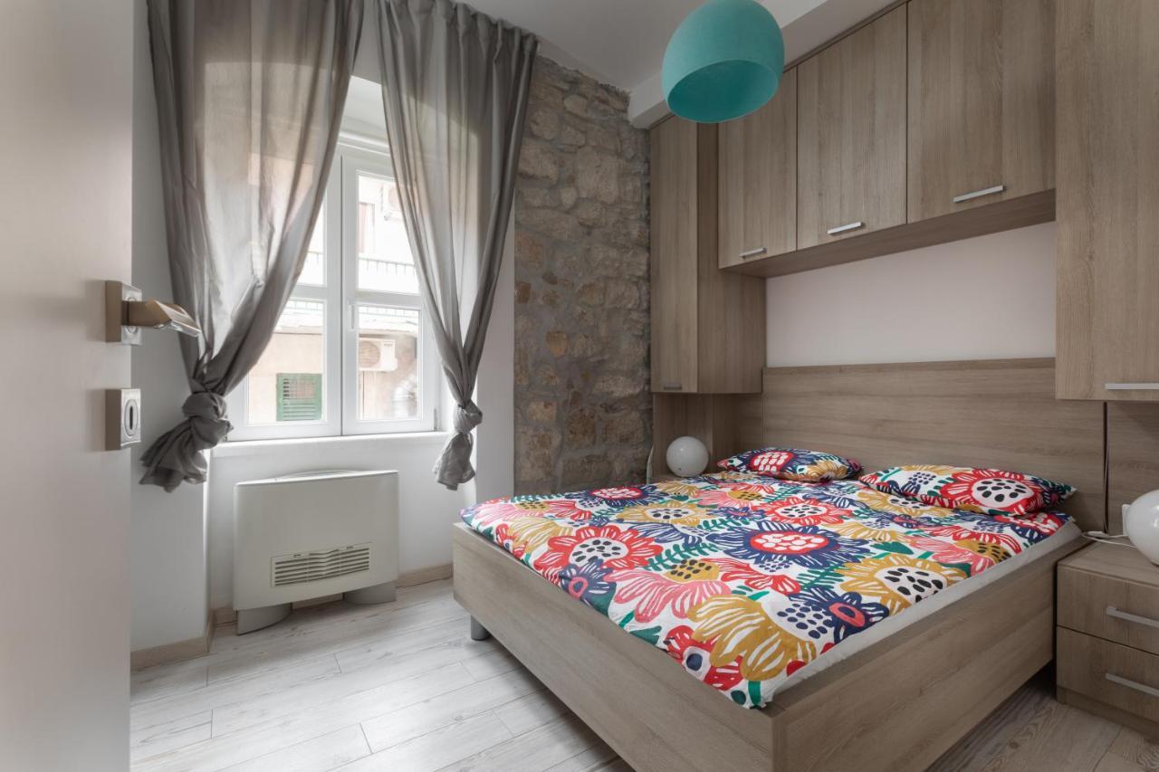 Apartment Coastal Villa Makarska Exteriör bild