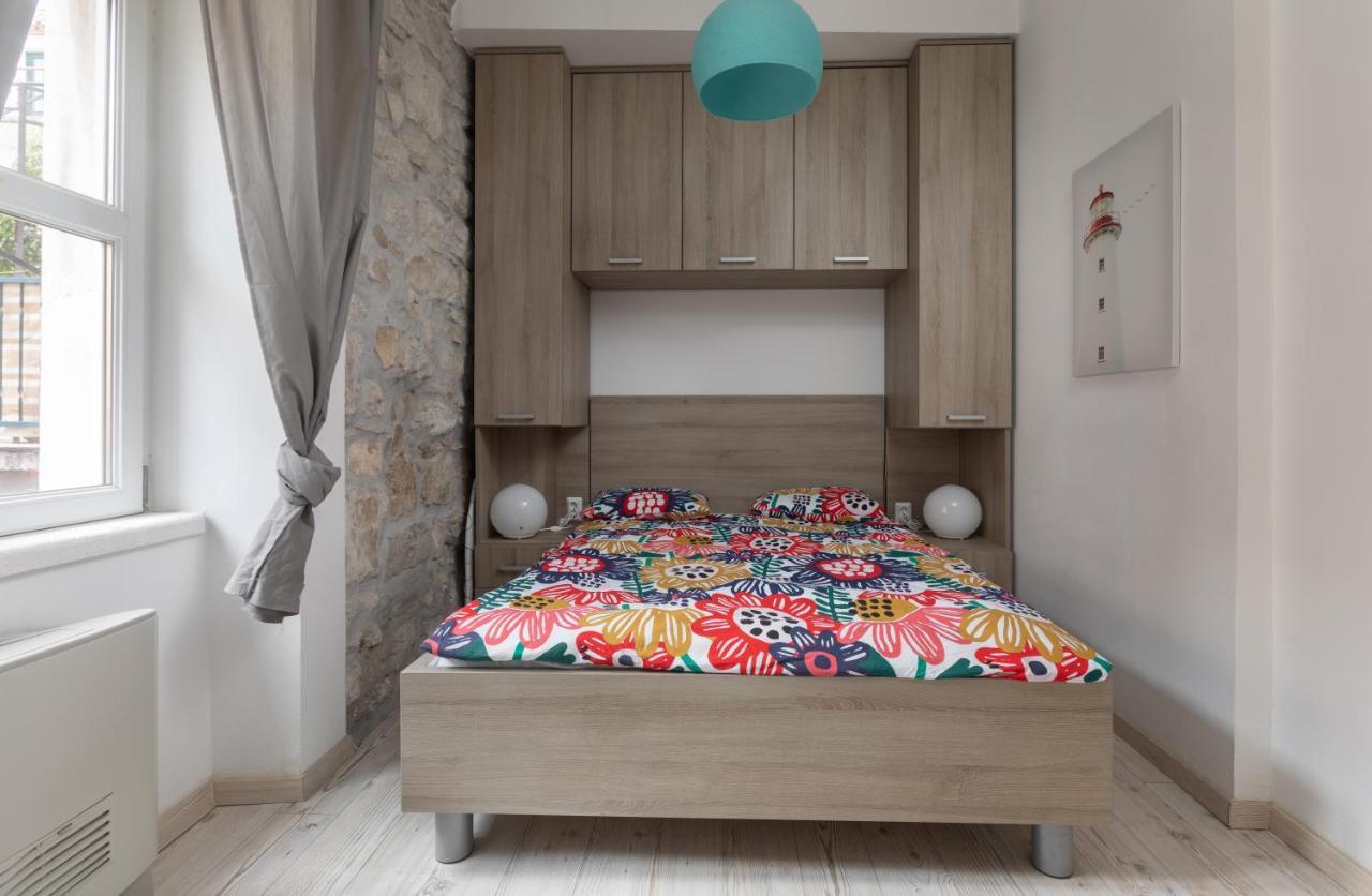 Apartment Coastal Villa Makarska Exteriör bild